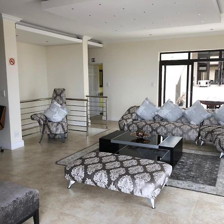 Coral Beach Bed & Breakfast Іст-Лондон Екстер'єр фото