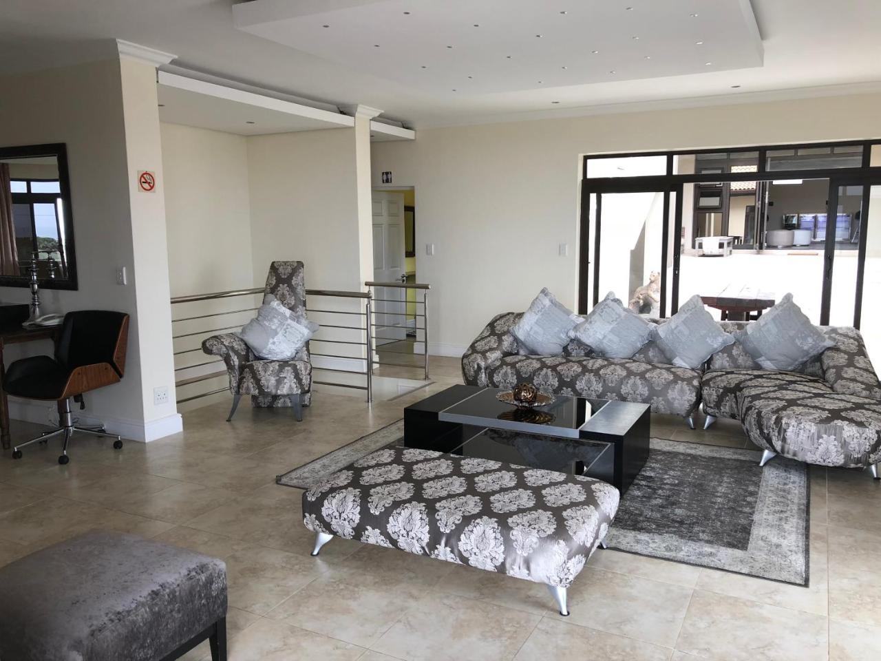 Coral Beach Bed & Breakfast Іст-Лондон Екстер'єр фото