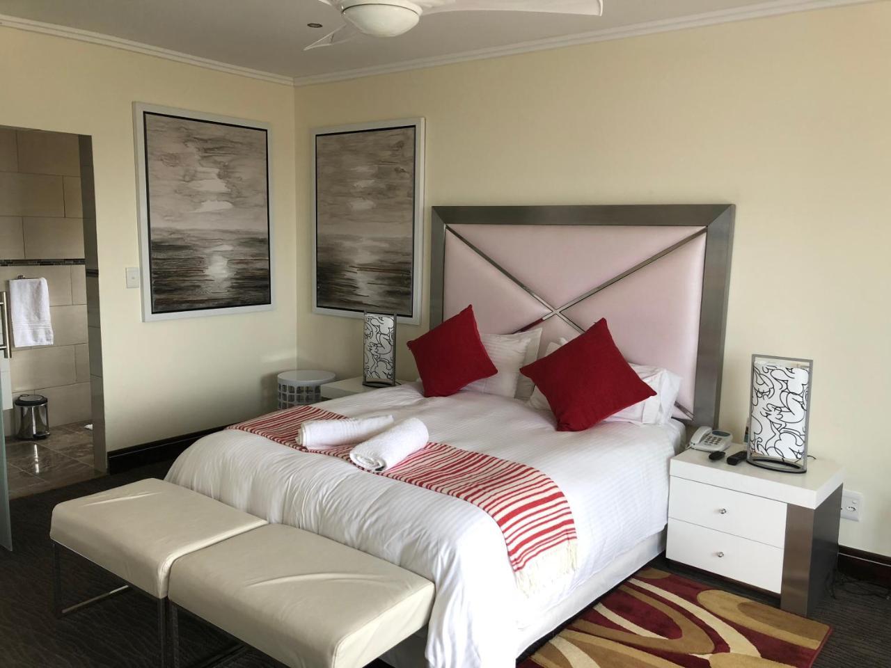 Coral Beach Bed & Breakfast Іст-Лондон Екстер'єр фото